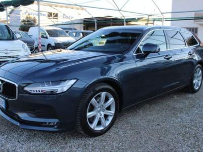 Volvo V90 D4 Geartronic Momentum Blu/Azzurro usata Moriago della Battaglia