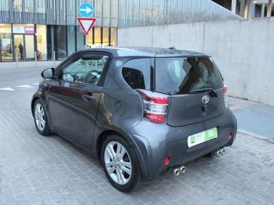Toyota iQ 1.3 / keyless / clima automatico / garanzia Grigio usata Roma