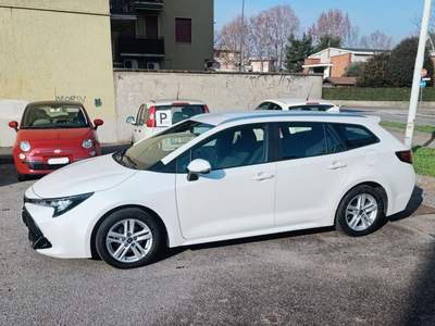 Toyota Corolla 1.8 Active Hybrid CVTI Bianco usata Villasanta