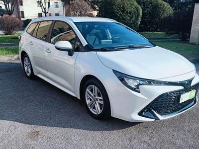 Toyota Corolla 1.8 Active Hybrid CVTI Bianco usata Villasanta