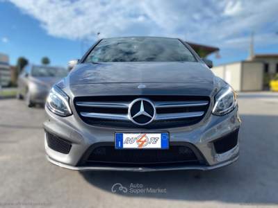 Mercedes-Benz Classe B B 200 d Automatic Premium Nero usata Tavagnacco