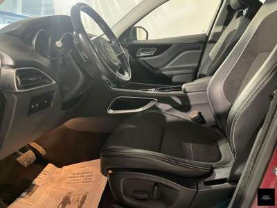 Jaguar F-Pace 2.0 D 180 CV aut. R-Sport usata San Giuseppe Vesuviano