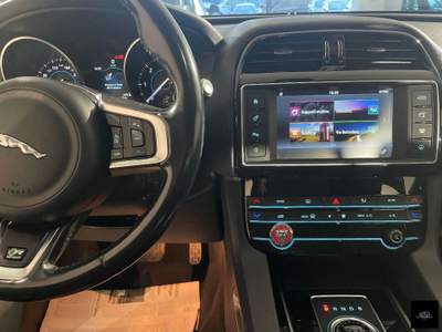 Jaguar F-Pace 2.0 D 180 CV aut. R-Sport usata San Giuseppe Vesuviano