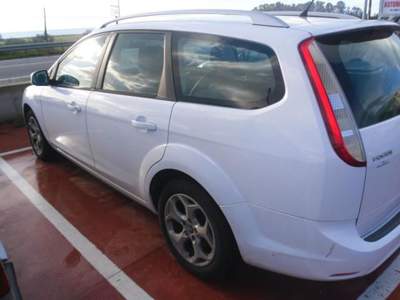 Ford Focus 1.6 TDCi 115CV SW Tit.DPF Business Bianco usata Stignano