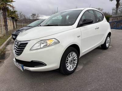 Lancia Ypsilon 0.9 TwinAir 85 CV 5 porte Metano Ecochic Gold Bianco usata Savoia di Lucania