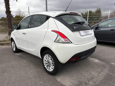 Lancia Ypsilon 0.9 TwinAir 85 CV 5 porte Metano Ecochic Gold Bianco usata Savoia di Lucania