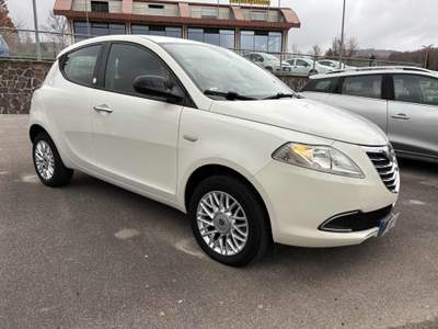 Lancia Ypsilon 0.9 TwinAir 85 CV 5 porte Metano Ecochic Gold Bianco usata Savoia di Lucania