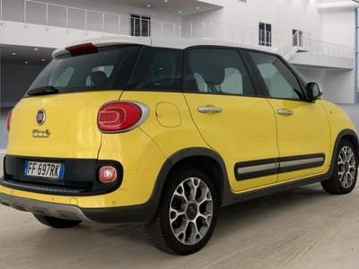Fiat 500L 1.6 mjt Trekking 120cv E6 Giallo usata Pescara