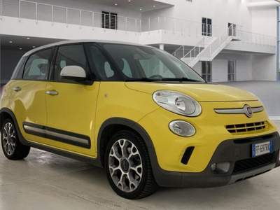 Fiat 500L 1.6 mjt Trekking 120cv E6 Giallo usata Pescara