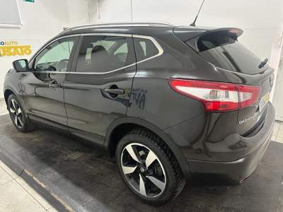 Nissan Qashqai 1.6 dci Tekna 2wd 130cv xtronic my16 Nero usata Pescara