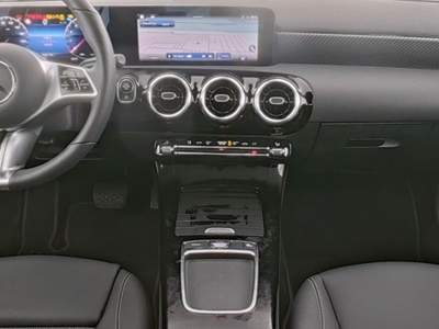 Mercedes-Benz Classe A Automatic Progressive Advanced Argento usata Magenta