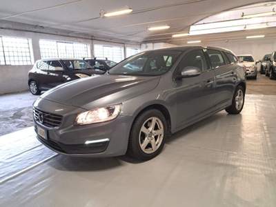 Volvo V60 D2 Geartronic Momentum EURO 6B Grigio usata Borgaro Torinese