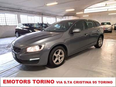 Volvo V60 D2 Geartronic Momentum EURO 6B Grigio usata Borgaro Torinese