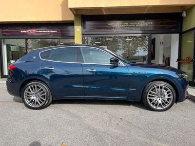 Maserati Levante UNA DI CENTO edizione limitata Blu/Azzurro usata Cantù