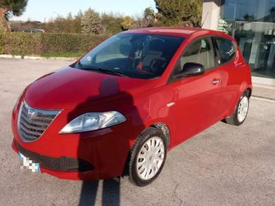 Lancia Ypsilon 1.2 69 CV 5 porte GPL Ecochic Silver GPL Rosso usata Recanati