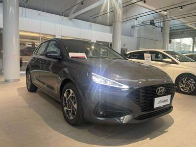 Hyundai i30 1.0 turbo 100 cv Mild Hybrid DCT Business Grigio usata Milano