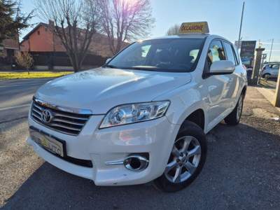 Toyota RAV4 RAV4 Crossover 2.2 D-4D 150 CV DPF Exclusive Bianco usata Savigliano
