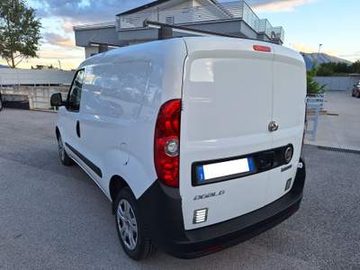 Fiat Doblò FIAT DOBLO LOUNGE 1.6 MJT 105cv 04/2022 Bianco usata MARIGLIANO
