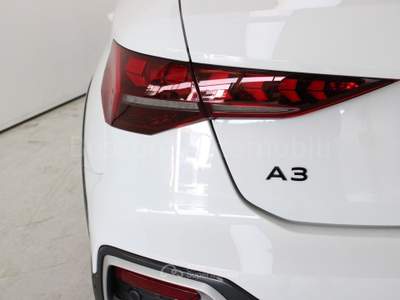 Audi A3 allstreet 2.0 tdi 150cv identity contrast s tronic Bianco usata Cremona