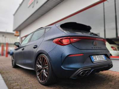 Cupra Leon 2.0 TSI 300 CV DSG VZ Carbon Blu/Azzurro usata Magenta