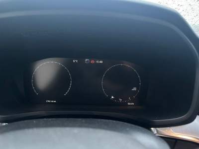 Volvo V60 Cross Country D4 AWD Geartronic Business Plus Grigio usata Magenta