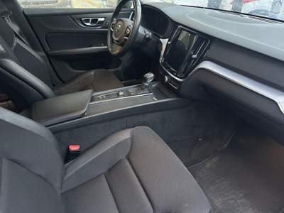 Volvo V60 Cross Country D4 AWD Geartronic Business Plus Grigio usata Magenta