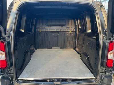 Opel Combo Cargo 1.5 Diesel 130CV S&S PC 650kg Edition Nero usata Albignasego