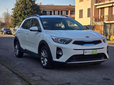 Kia Stonic 1.4i 100 CV Urban NEOPATENTATI Bianco usata Cava Manara