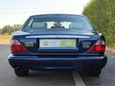 Jaguar XJ 4.0 V8 32V 284 CV Automatic Executive Blu/Azzurro usata Cava Manara
