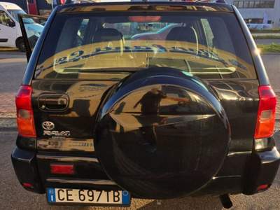 Toyota RAV4 RAV4 2.0 Tdi D-4D cat 5 porte Sol Nero usata Rovato