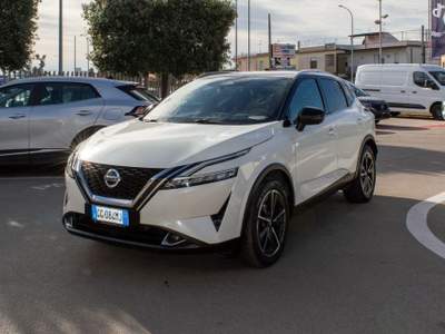 Nissan Qashqai MHEV 140 CV Tekna ( Autocarro ) Bianco usata Fondi