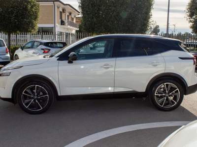 Nissan Qashqai MHEV 140 CV Tekna ( Autocarro ) Bianco usata Fondi