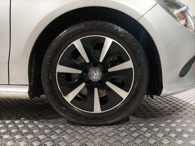 Mercedes-Benz CLA d S.W. Automatic Executive Argento usata Magenta