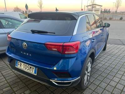 Volkswagen T-Roc 1.0 TSI 115 CV Style BlueMotion Technology Blu/Azzurro usata SAN GIORGIO PIACENTINO