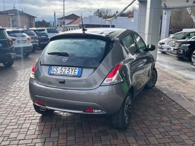 Lancia Ypsilon 1.0 FireFly 5 porte S&S Hybrid Platino Grigio usata Guarene