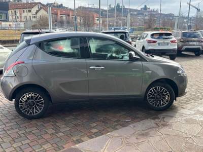 Lancia Ypsilon 1.0 FireFly 5 porte S&S Hybrid Platino Grigio usata Guarene