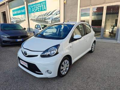 Toyota Aygo 1.0 12V VVT-i 5 porte Active Bianco usata San Nicola Manfredi