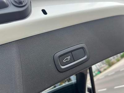 Volvo XC40 D3 Geartronic Momentum Pro Bianco usata Castel San Giorgio