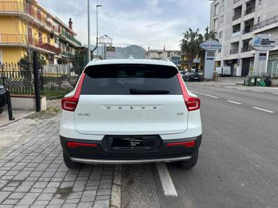 Volvo XC40 D3 Geartronic Momentum Pro Bianco usata Castel San Giorgio