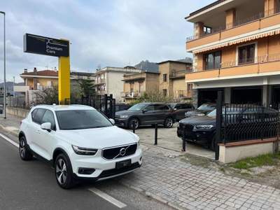 Volvo XC40 D3 Geartronic Momentum Pro Bianco usata Castel San Giorgio