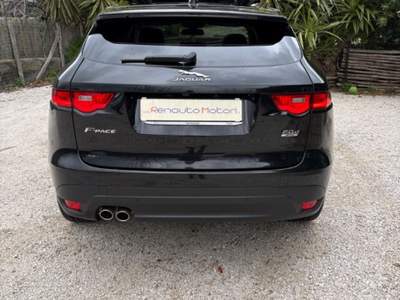 Jaguar F-Pace 2.0 D 180 CV AWD aut. R-Sport Nero usata Vico Equense