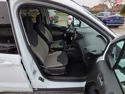 Ford Tourneo Courier 1.0 EcoBoost 100 CV Titanium Bianco usata Castelnuovo Rangone
