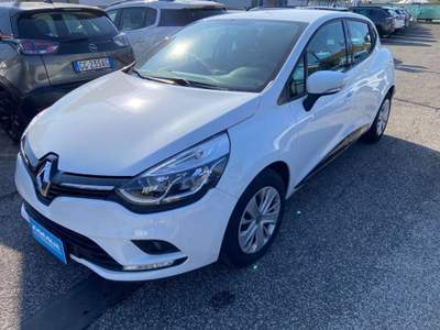 Renault Clio TCe 12V 90 CV GPL 5 porte Moschino Intens Bianco usata Pozzuoli
