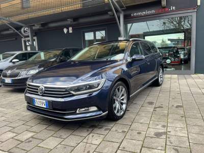 Volkswagen Passat Passat Variant 2.0 tdi Executive 150cv dsg Blu/Azzurro usata Castelletto Sopra Ticino