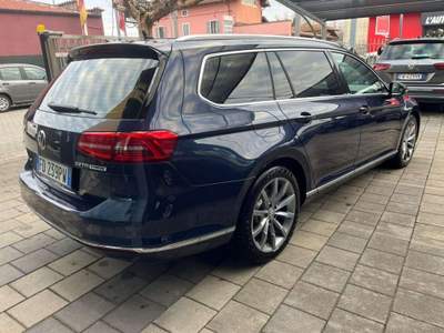 Volkswagen Passat Passat Variant 2.0 tdi Executive 150cv dsg Blu/Azzurro usata Castelletto Sopra Ticino