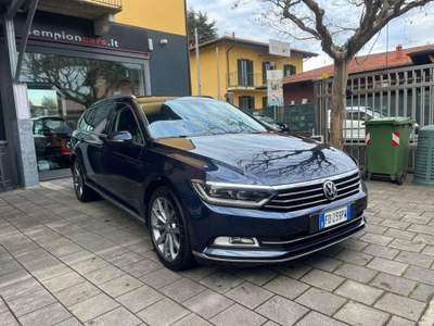 Volkswagen Passat Passat Variant 2.0 tdi Executive 150cv dsg Blu/Azzurro usata Castelletto Sopra Ticino