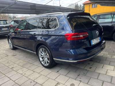 Volkswagen Passat Passat Variant 2.0 tdi Executive 150cv dsg Blu/Azzurro usata Castelletto Sopra Ticino