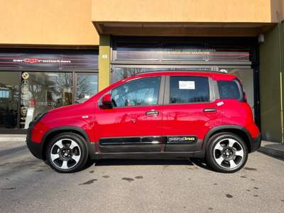 Fiat Panda 1.0 Cross Hybrid Rosso usata Cantù