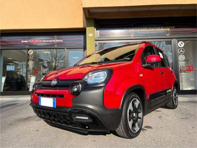 Fiat Panda 1.0 Cross Hybrid Rosso usata Cantù