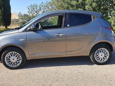 Lancia Ypsilon 0.9 Twinair 85 CV 5 porte Metano Ecochic Gold Grigio usata Sava